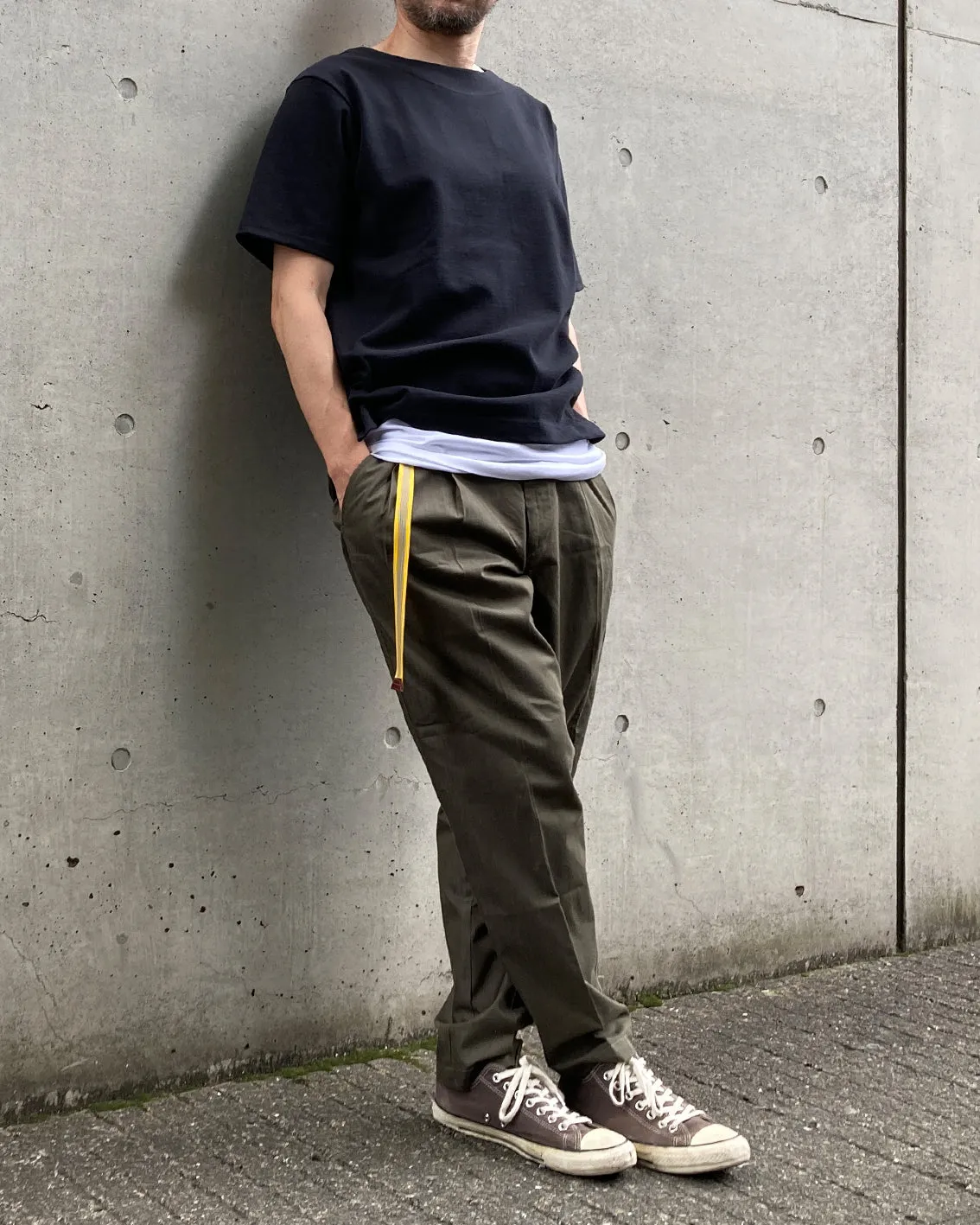 COMPACT YARN TROUSERS KHAKI