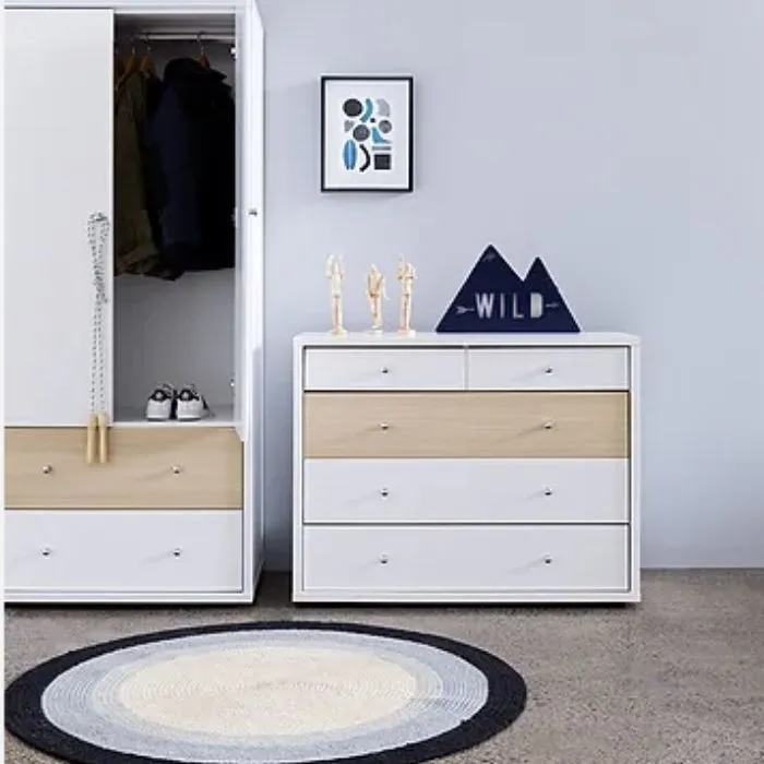 Cosmo Wardrobe