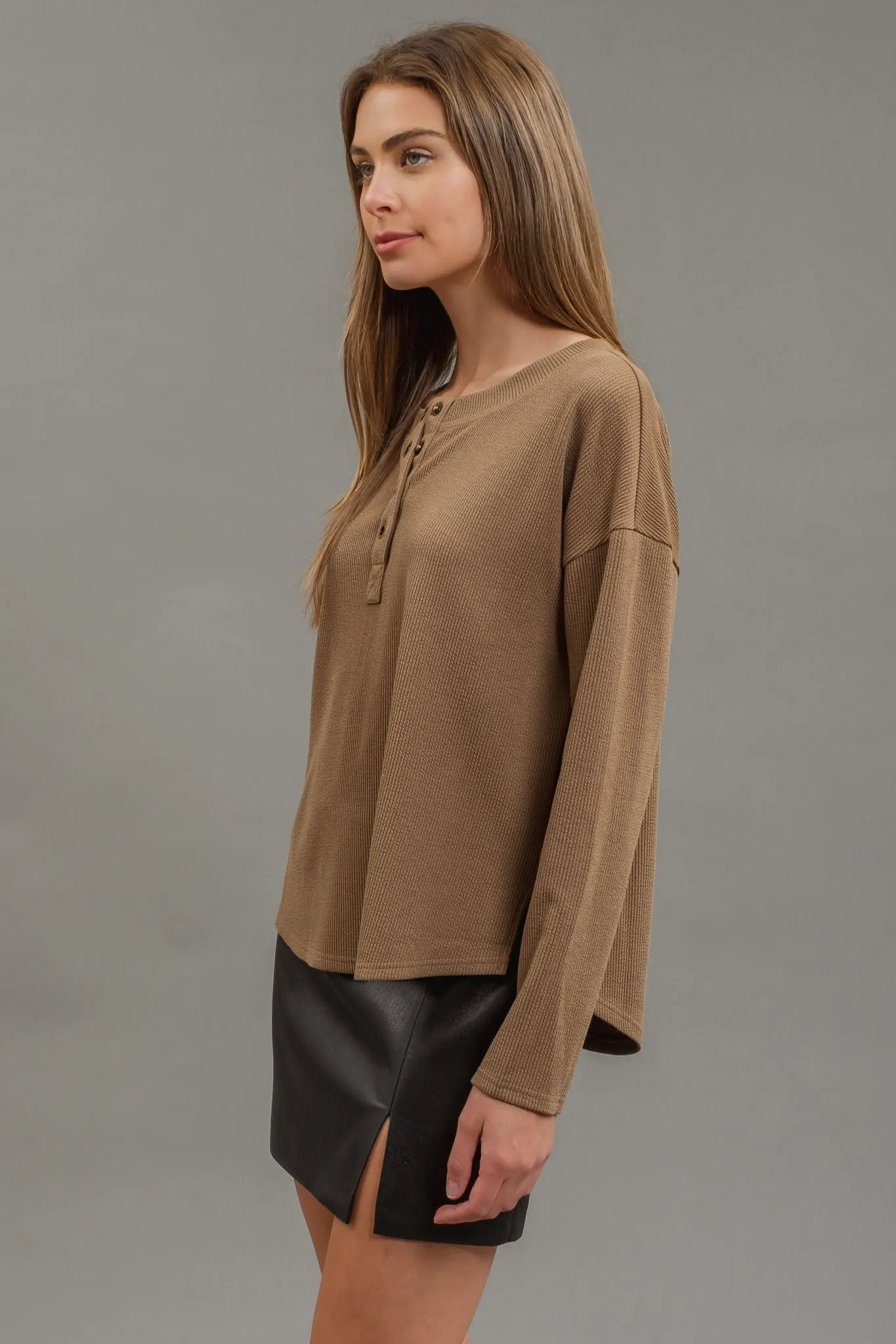 HALF BUTTON DOWN LONG SLEEVE HENLEY KNIT TOP