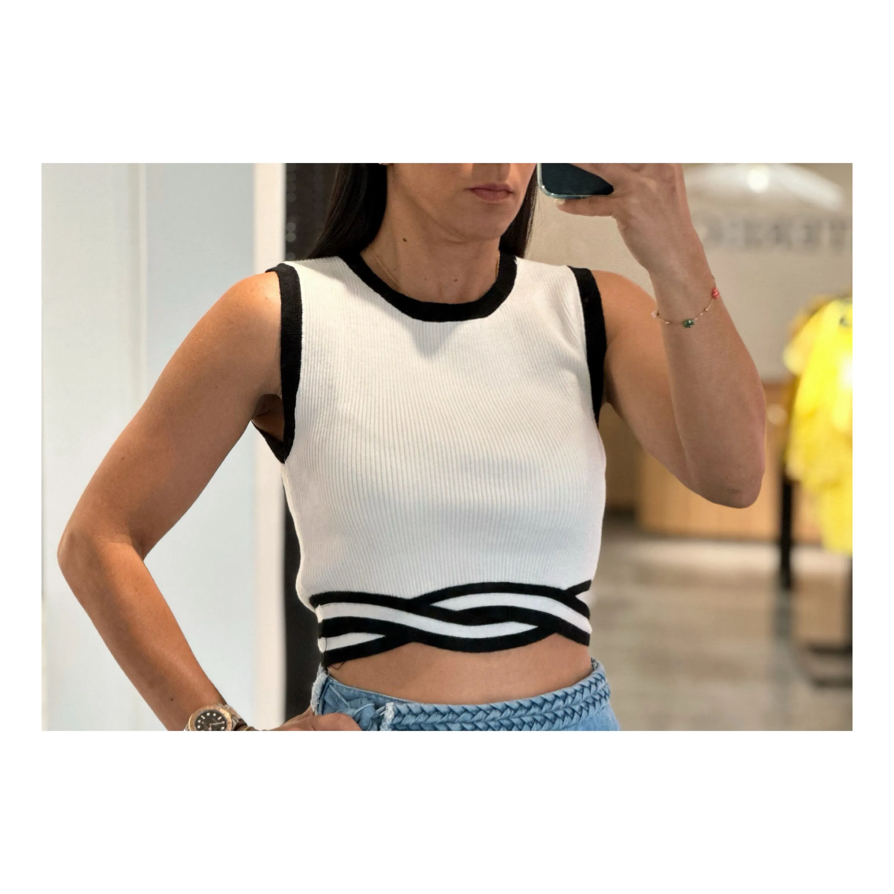 ROUND NECK CONTRAST BAND KNIT TOP