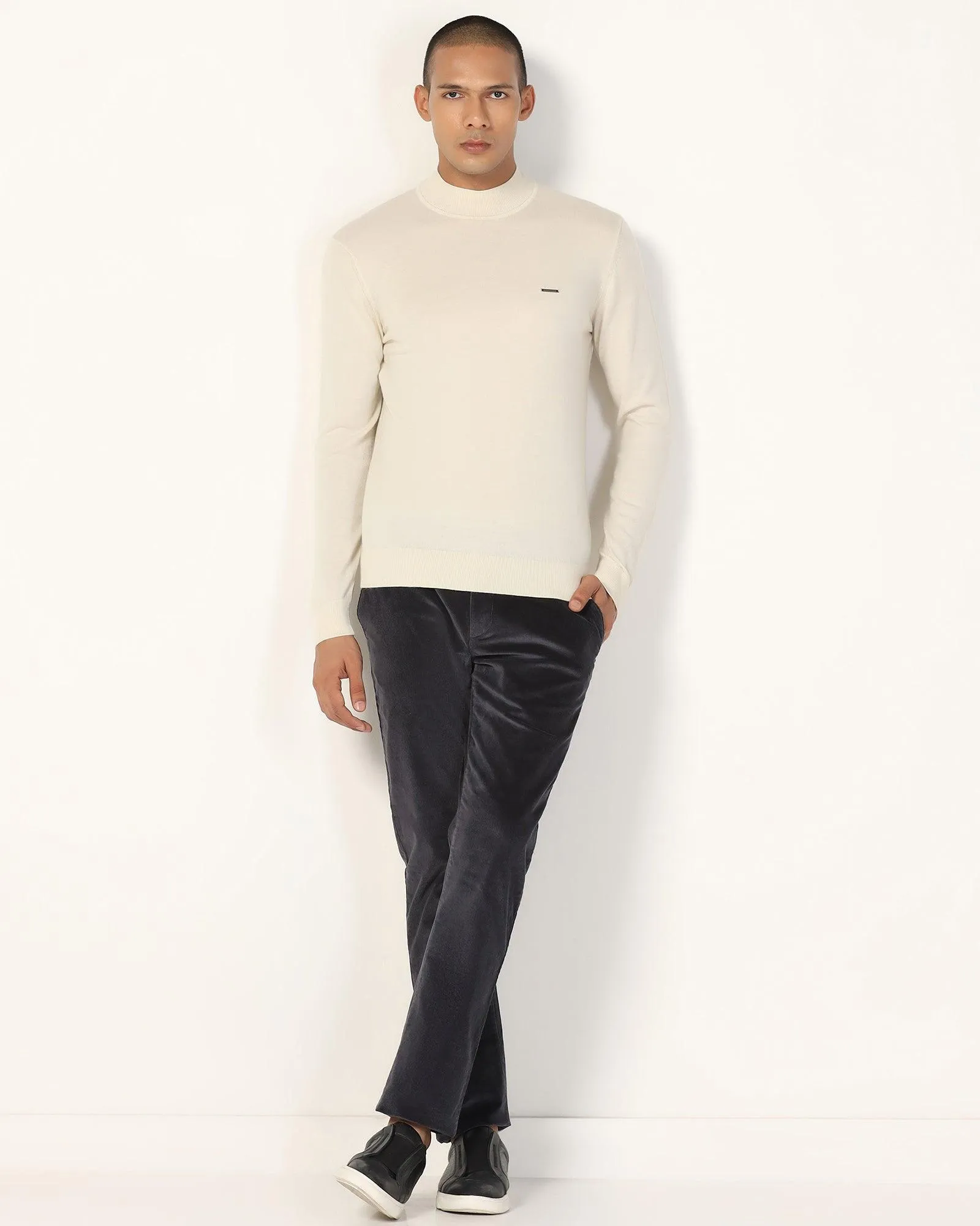 Round Neck Off White Solid Sweater - Jester
