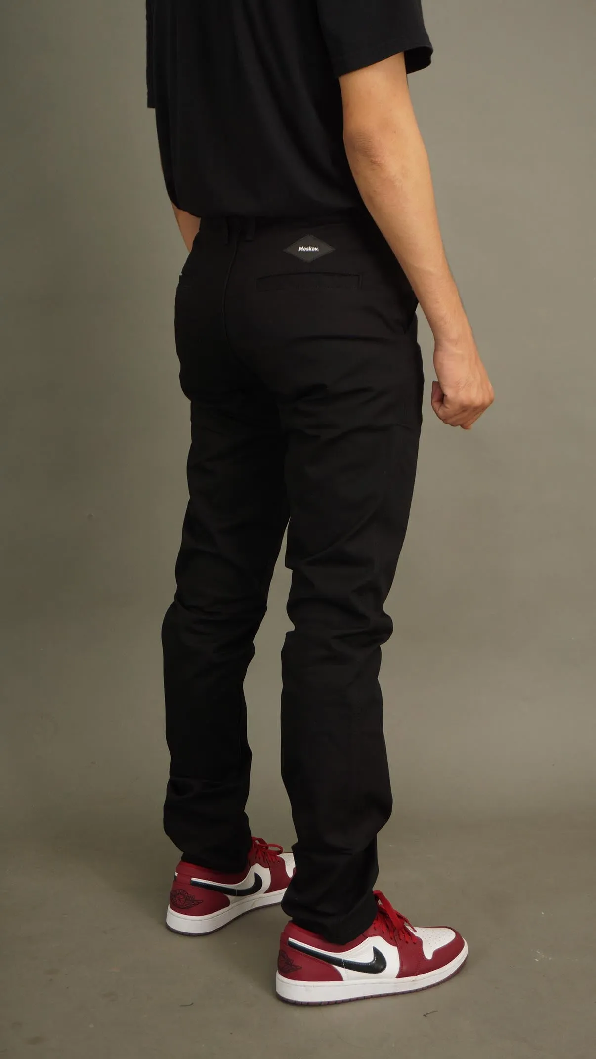 TOMSK BLACK CHINO
